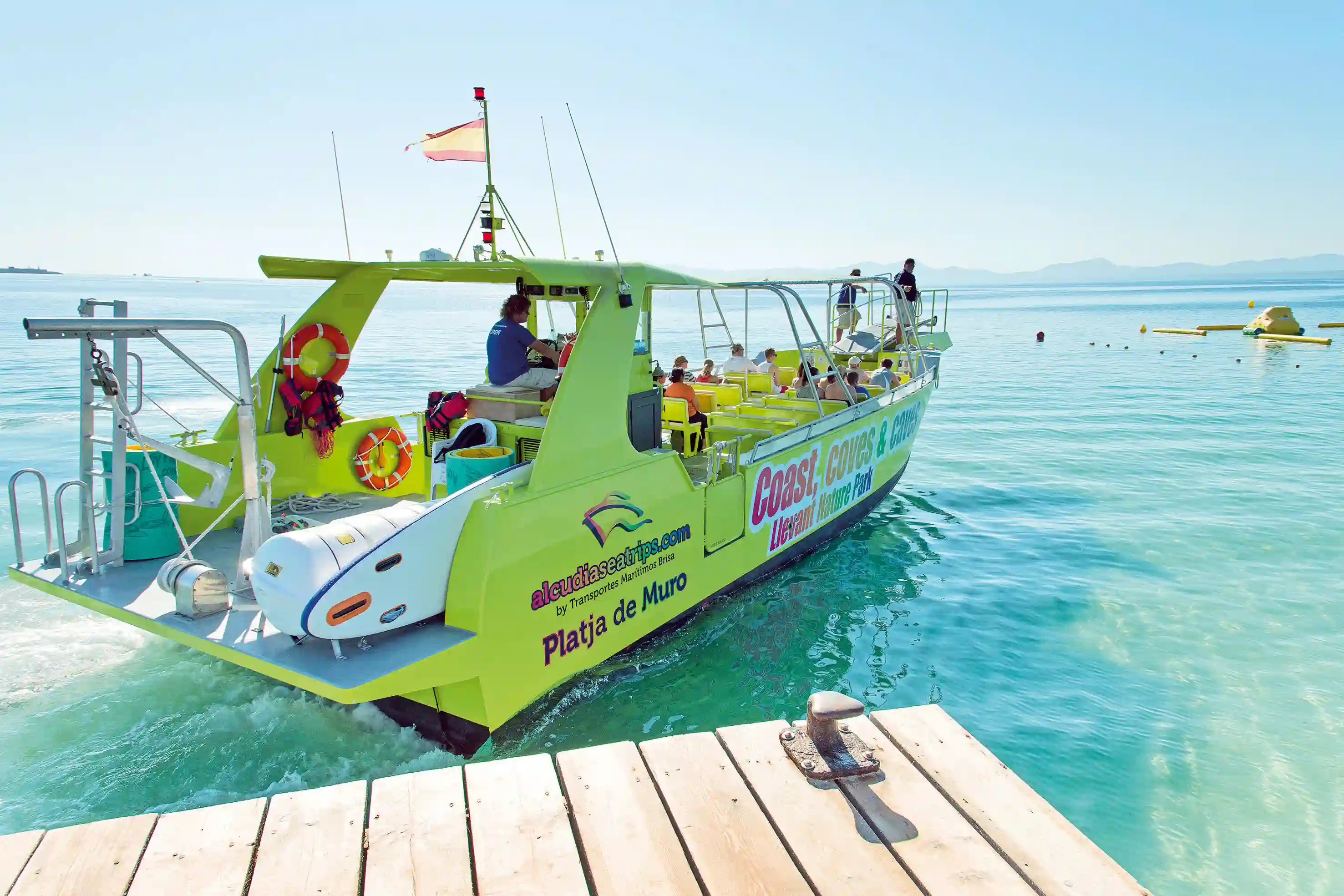 Excursión en barco por calas y cuevas desde Alcudia